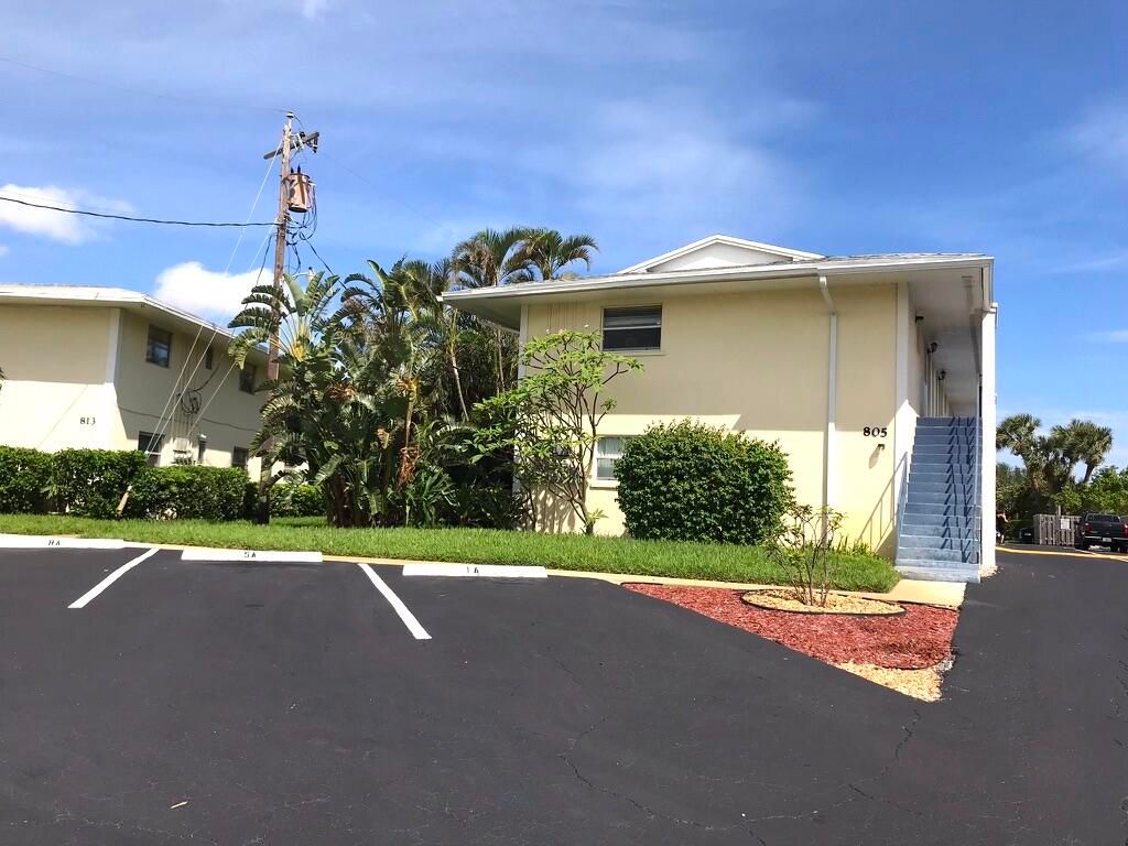 Photo of 805 Hummingbird Way #6d, North Palm Beach, FL 33408 (MLS # R11029920)