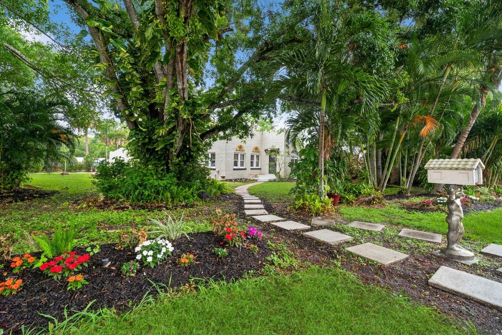 Photo of 2909 Sunrise Boulevard, Fort Pierce, FL 34982 (MLS # R11088347)