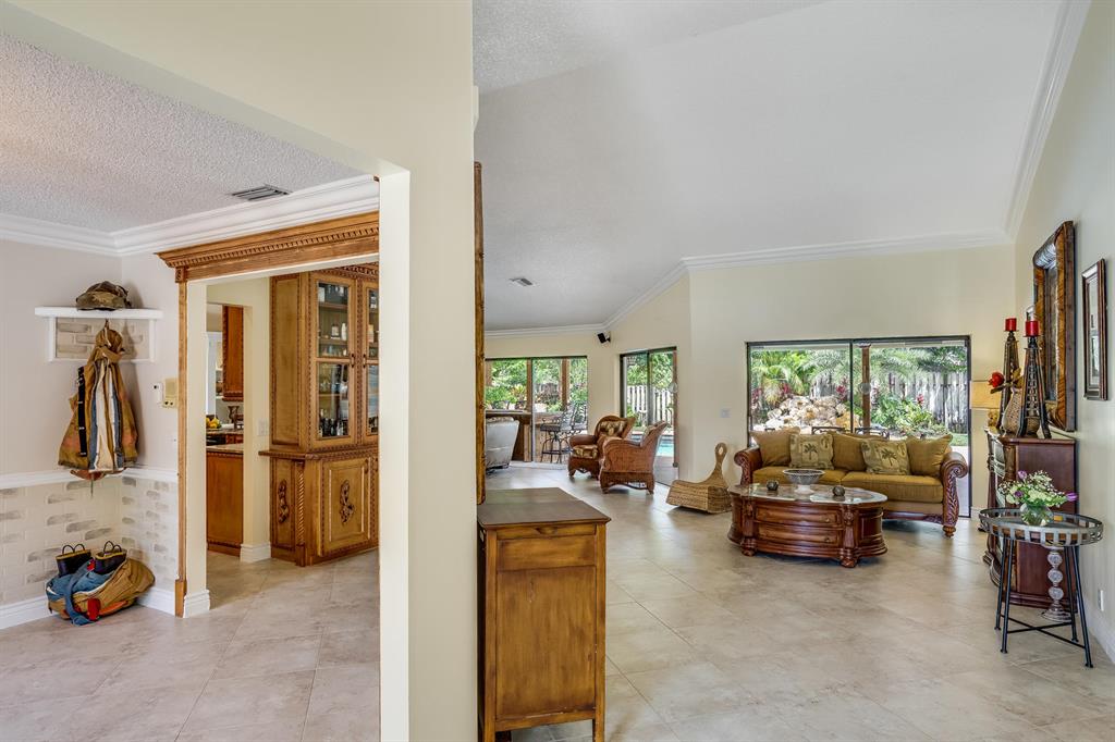 PINEWOOD MANOR OF WELLINGTON - Residential