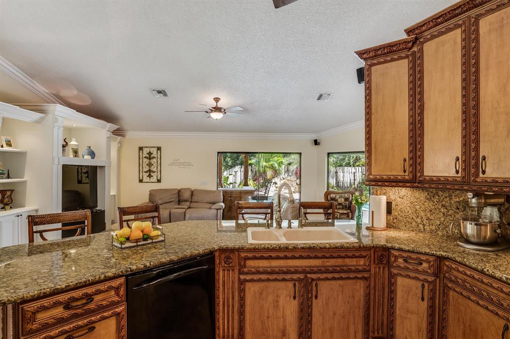 PINEWOOD MANOR OF WELLINGTON - Residential