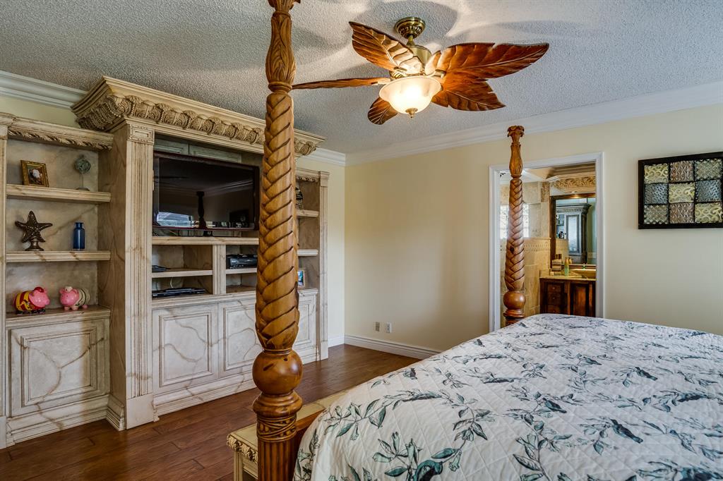 PINEWOOD MANOR OF WELLINGTON - Residential