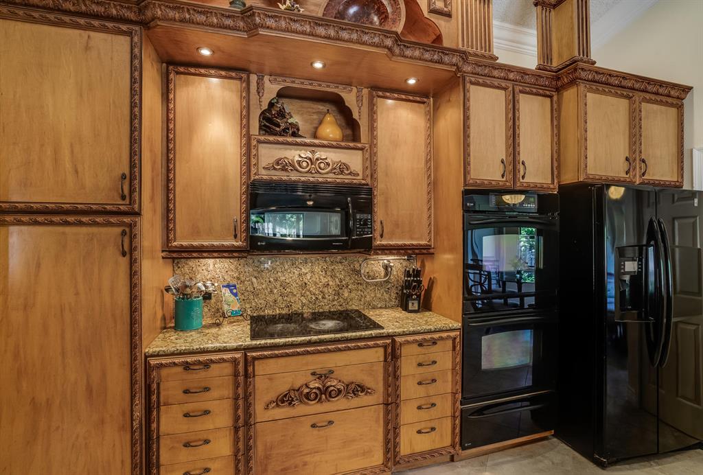 PINEWOOD MANOR OF WELLINGTON - Residential