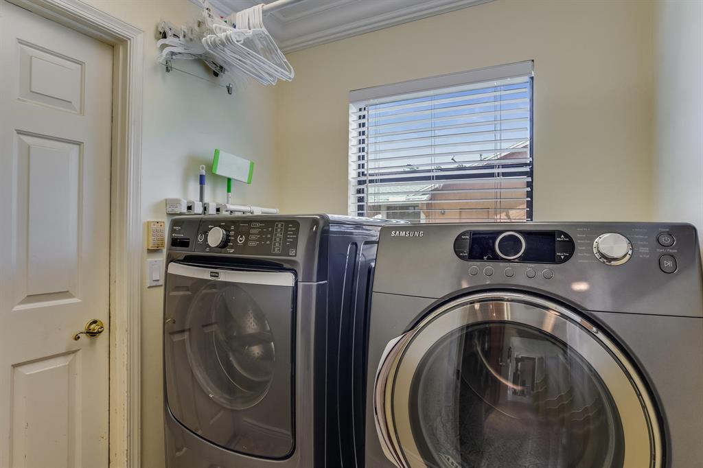 PINEWOOD MANOR OF WELLINGTON - Residential