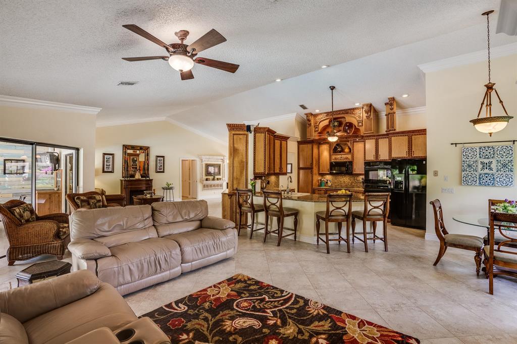 PINEWOOD MANOR OF WELLINGTON - Residential