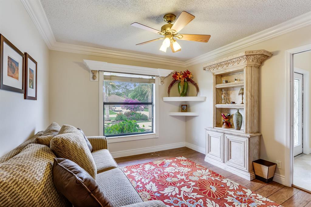 PINEWOOD MANOR OF WELLINGTON - Residential