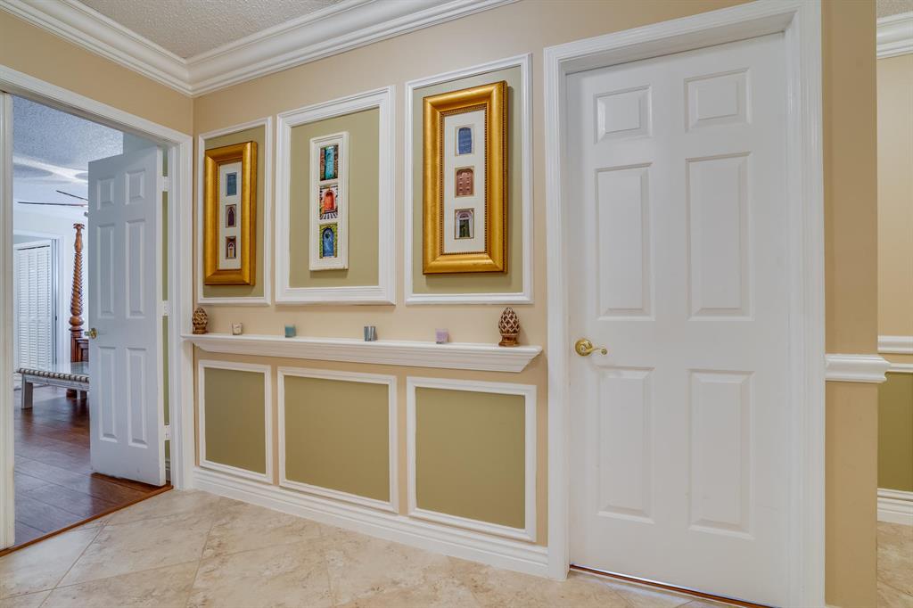 PINEWOOD MANOR OF WELLINGTON - Residential