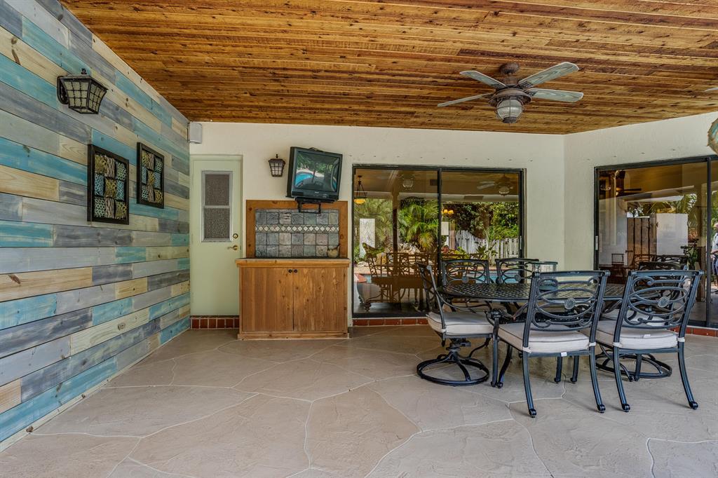 PINEWOOD MANOR OF WELLINGTON - Residential