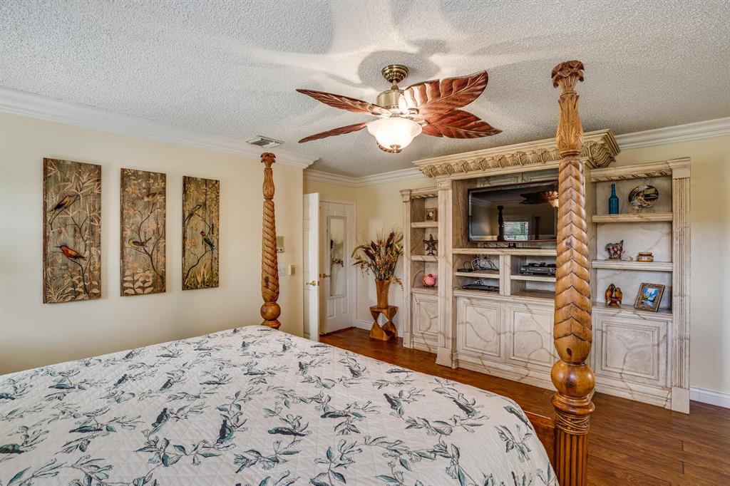 PINEWOOD MANOR OF WELLINGTON - Residential