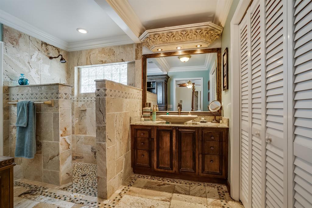 PINEWOOD MANOR OF WELLINGTON - Residential