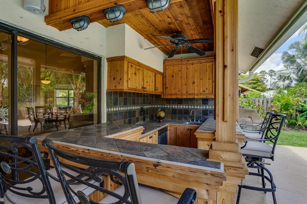 PINEWOOD MANOR OF WELLINGTON - Residential