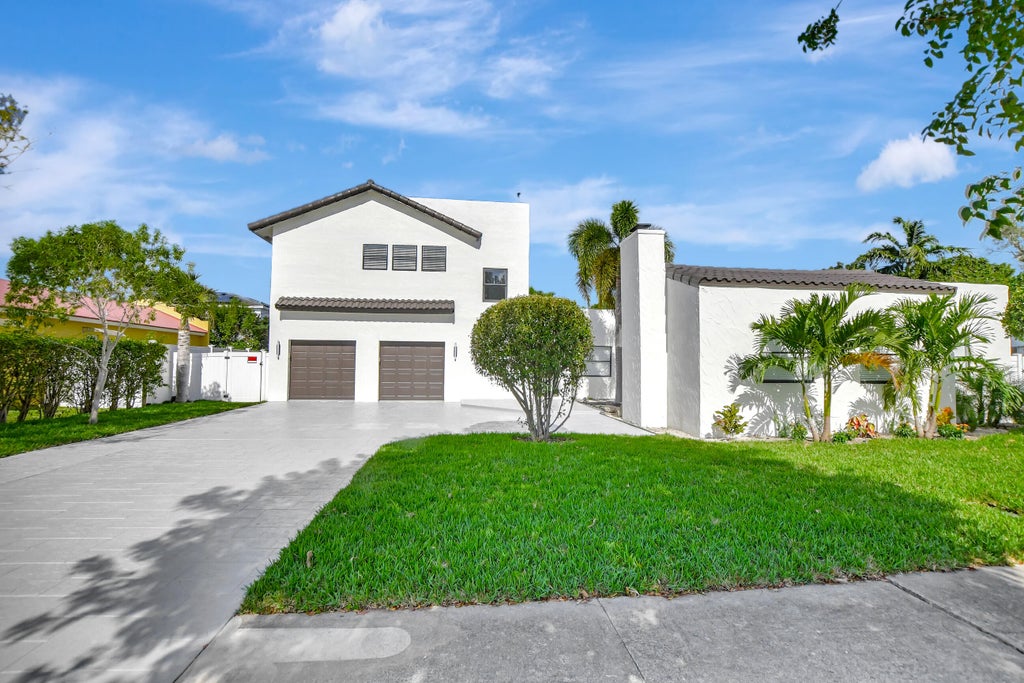Photo of 237 NW 7th Street, Boca Raton, FL 33432 (MLS # B26027964)
