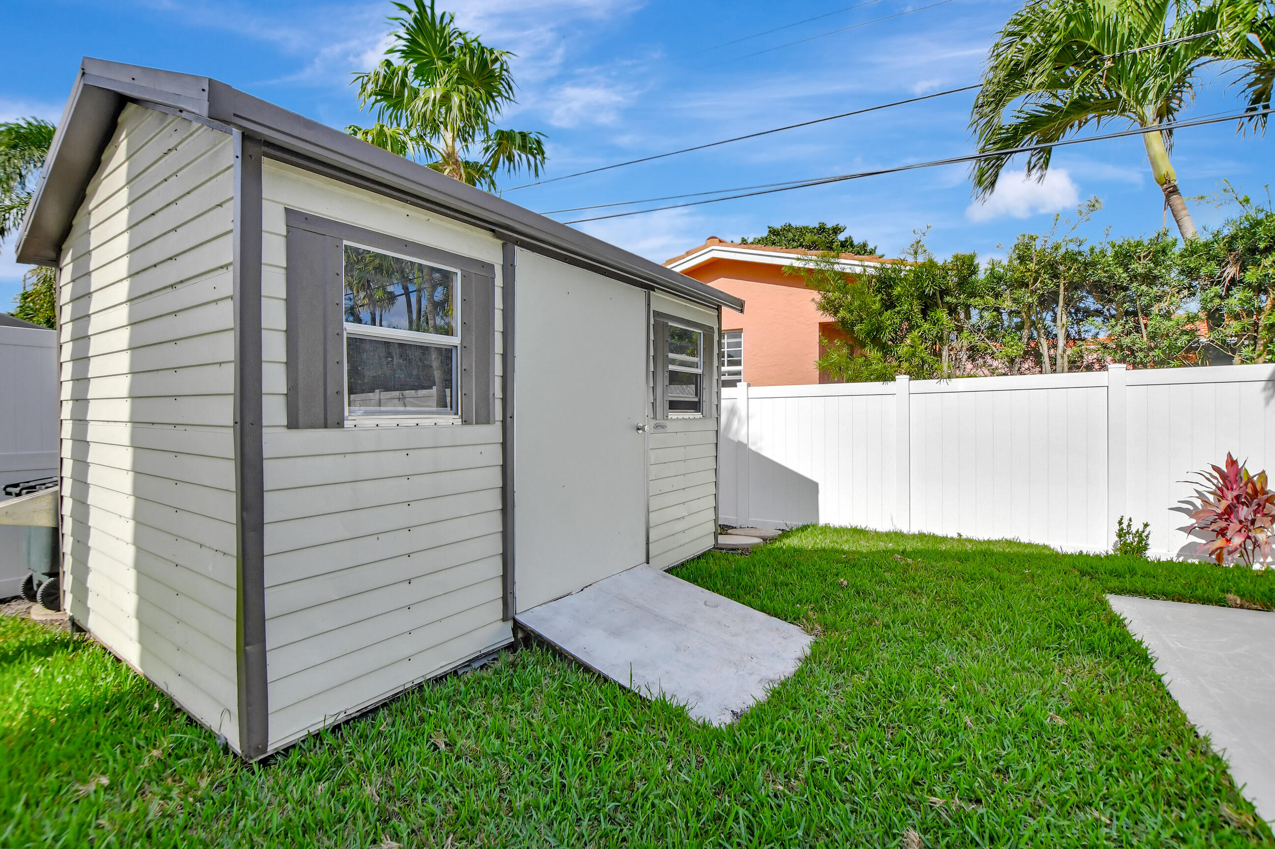 SPANISH VILLAGE - Residential Lease