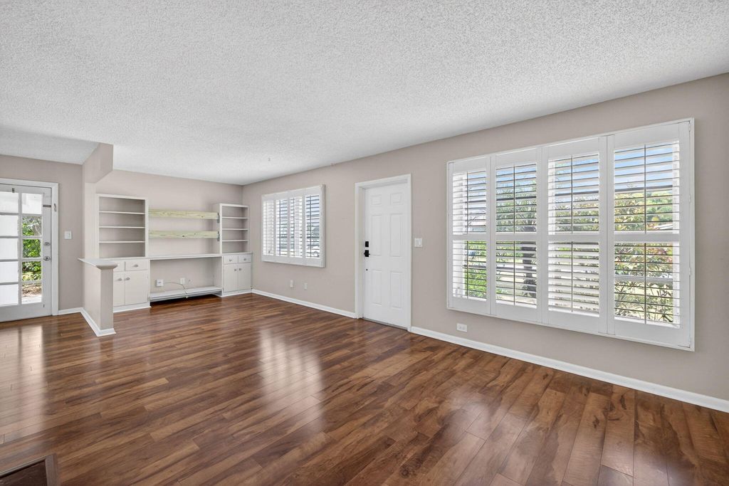 Photo of 1040 SE 5th Street SE, Stuart, FL 34996 (MLS # B26007525)