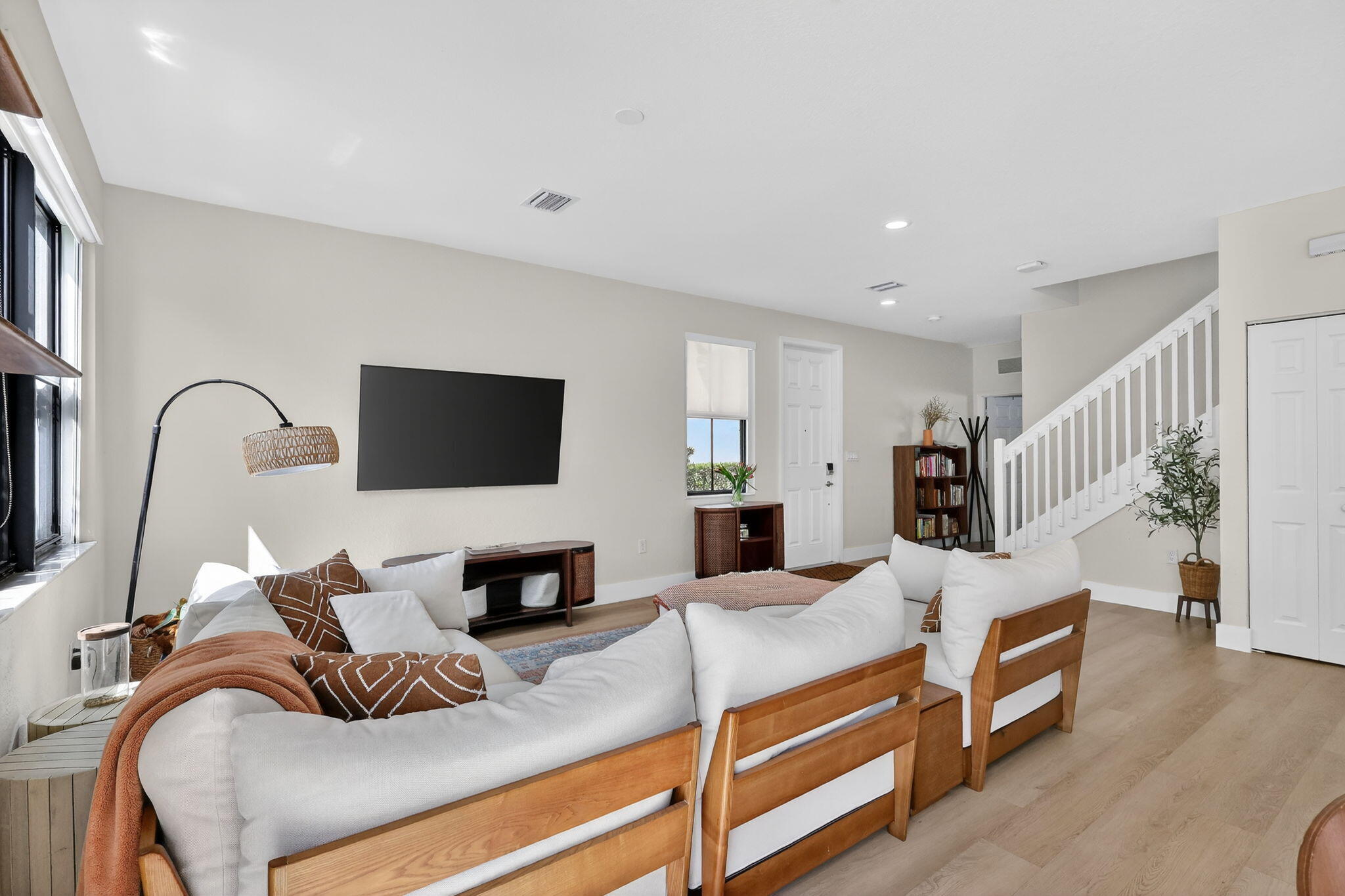 AQUABELLA SECTION ONE - Residential