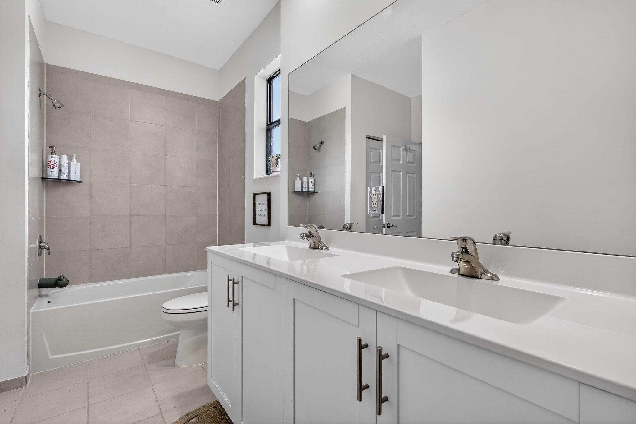 AQUABELLA SECTION ONE - Residential