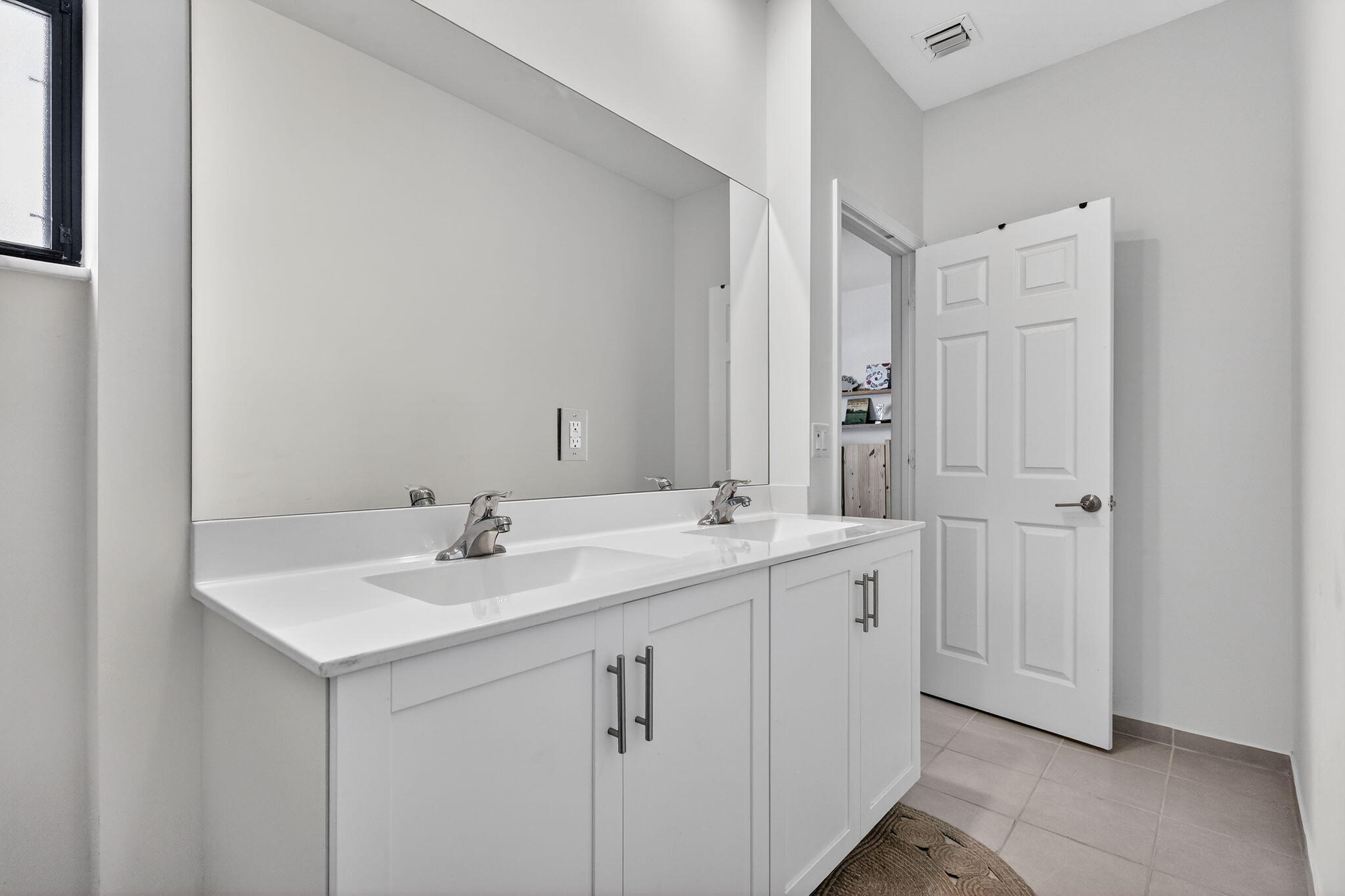 AQUABELLA SECTION ONE - Residential