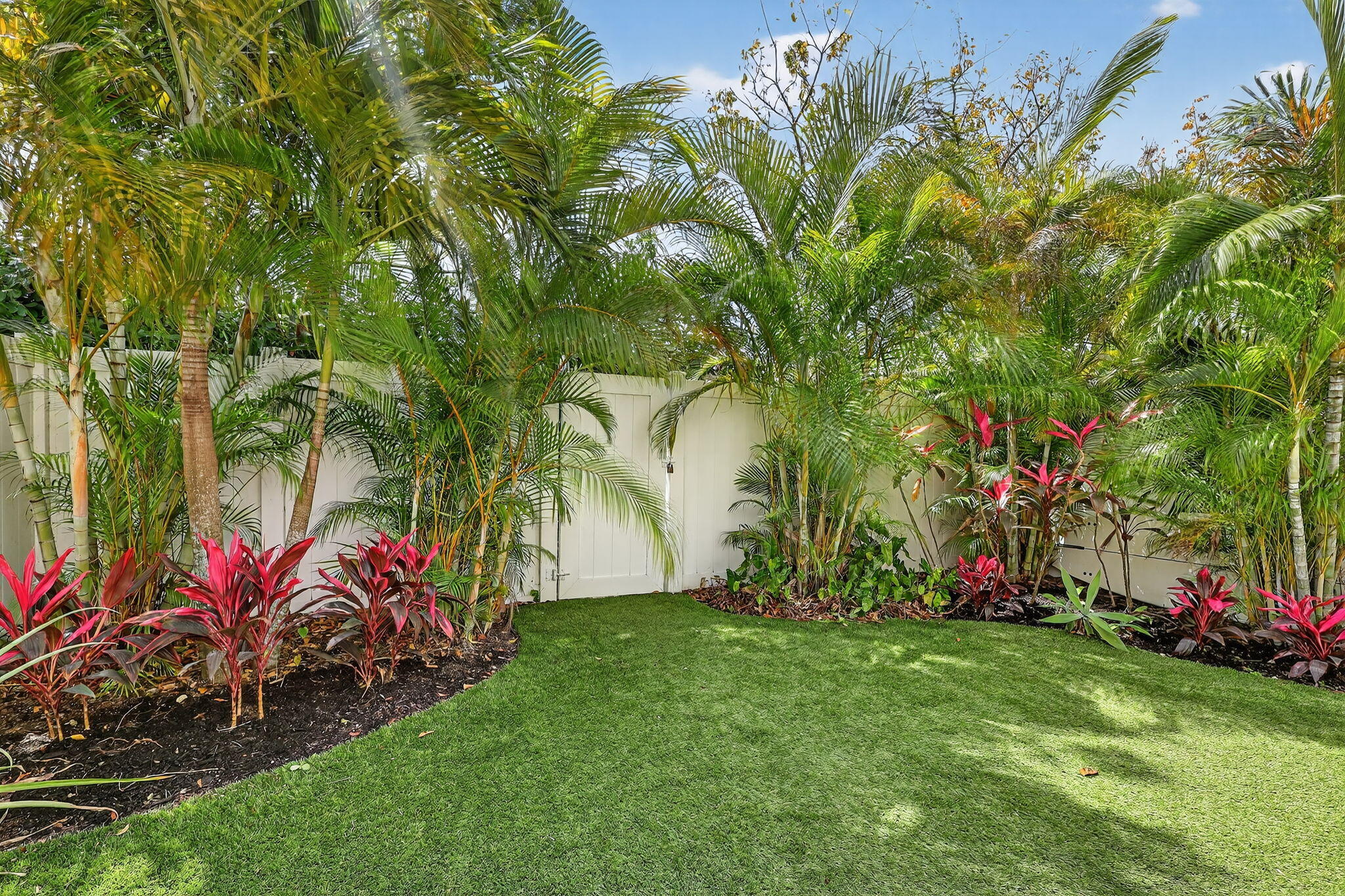 AQUABELLA SECTION ONE - Residential