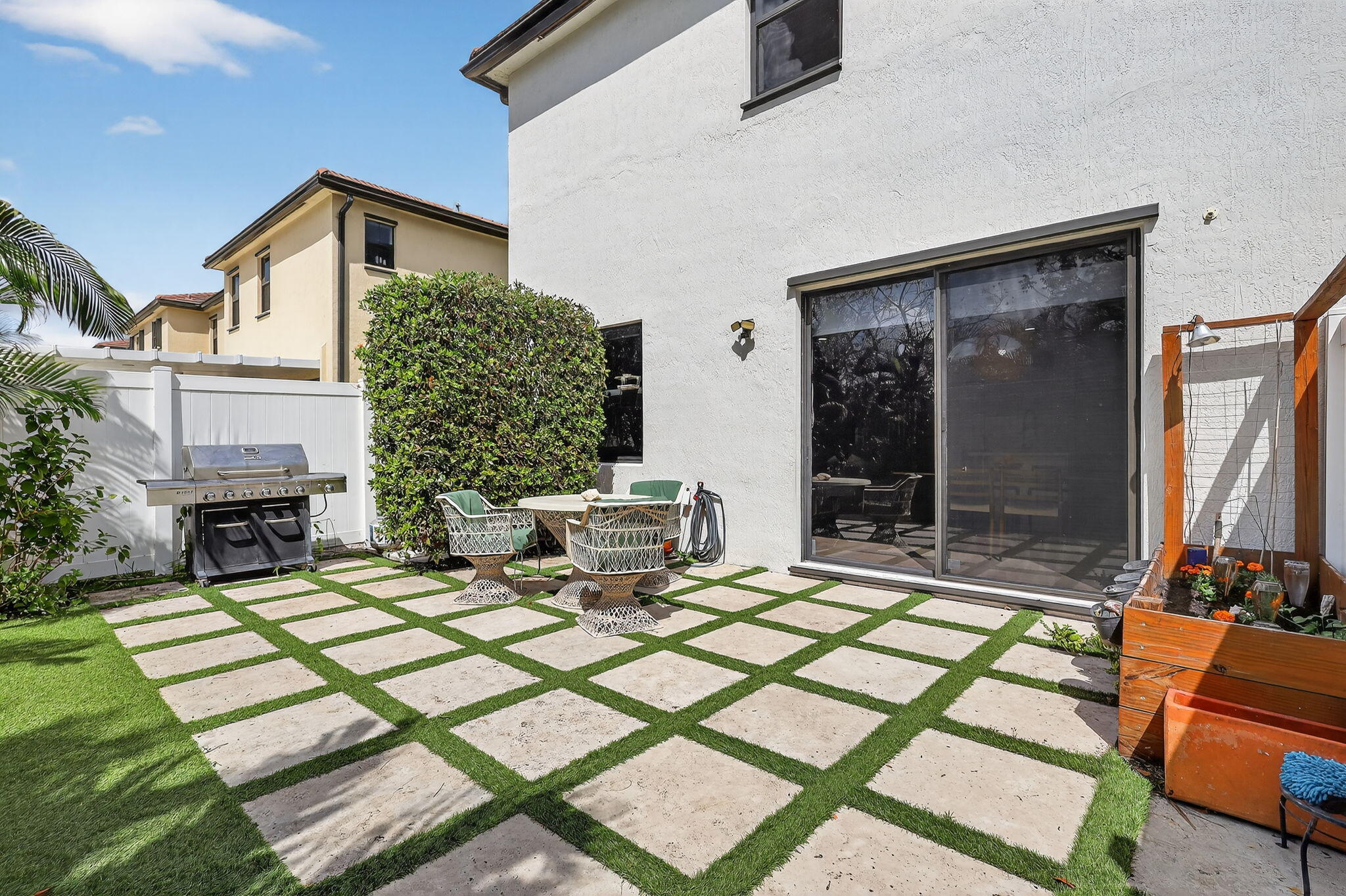 AQUABELLA SECTION ONE - Residential