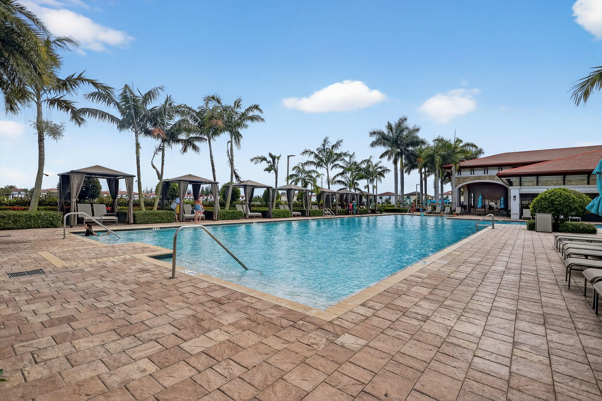 AQUABELLA SECTION ONE - Residential