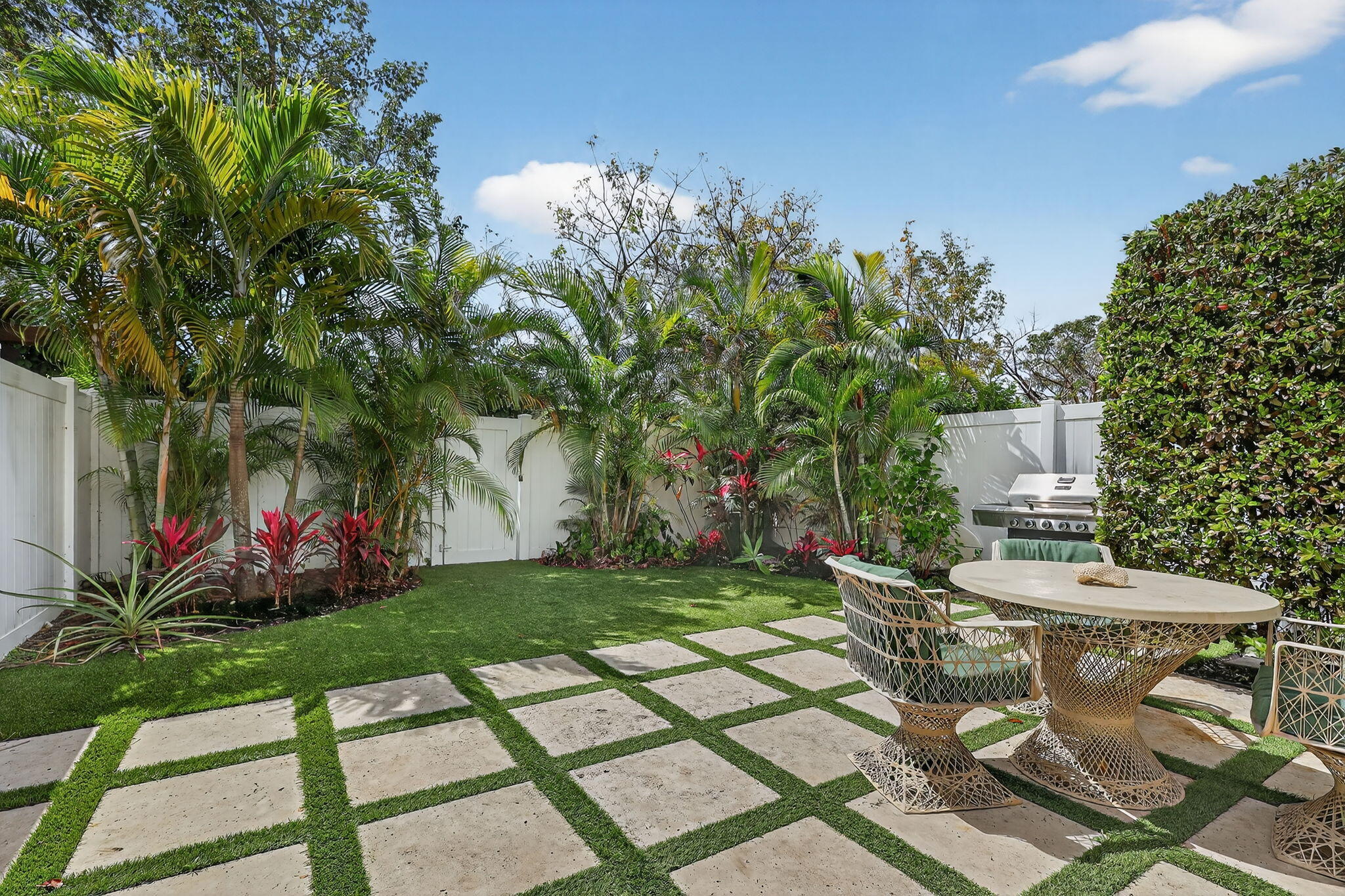 AQUABELLA SECTION ONE - Residential