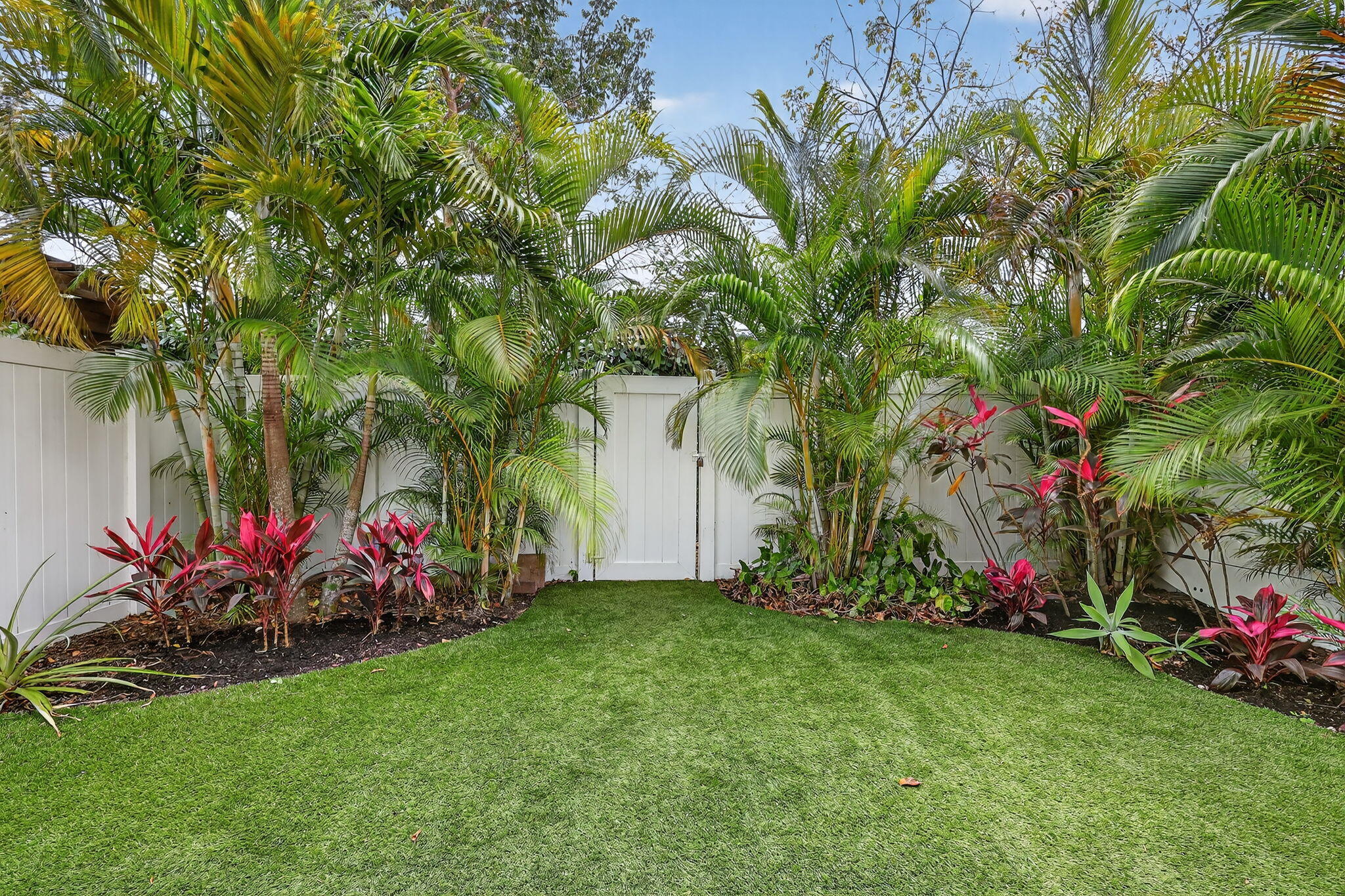 AQUABELLA SECTION ONE - Residential