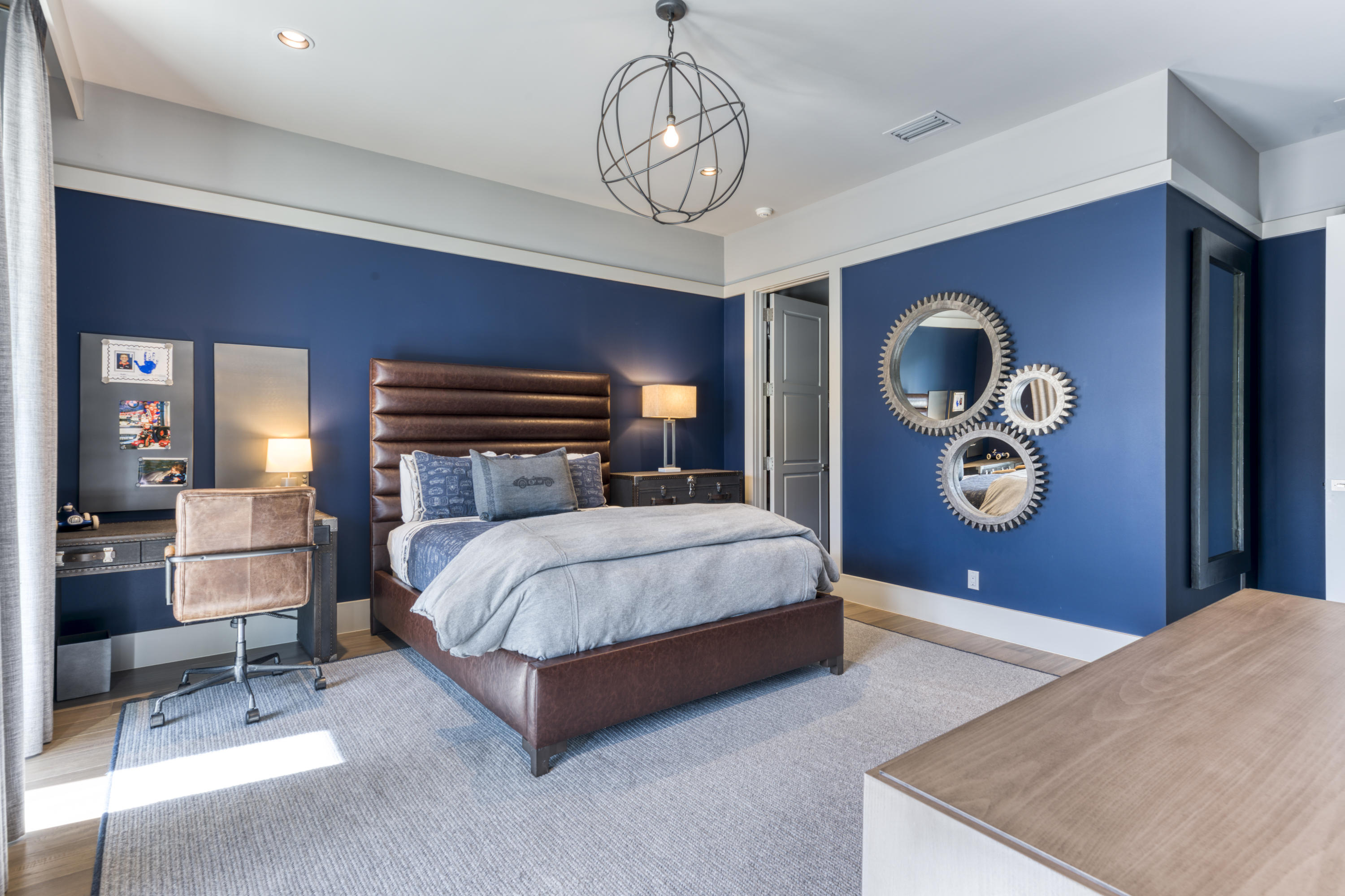 ADMIRALS COVE - Residential