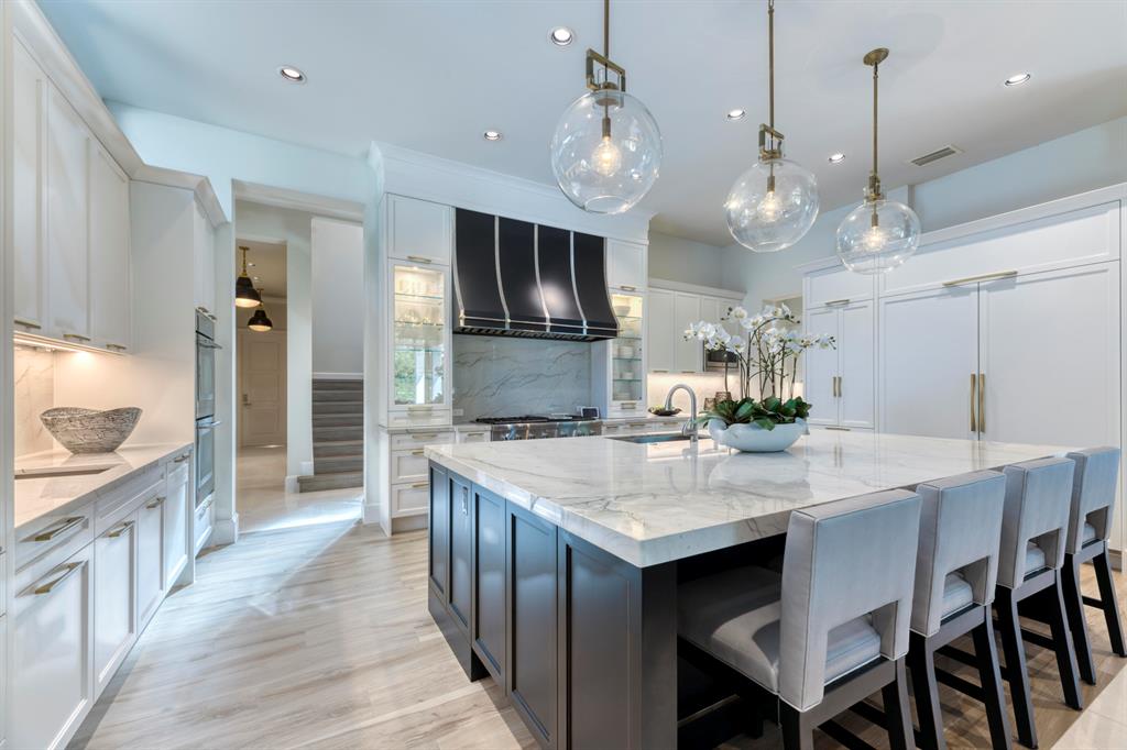 ADMIRALS COVE - Residential