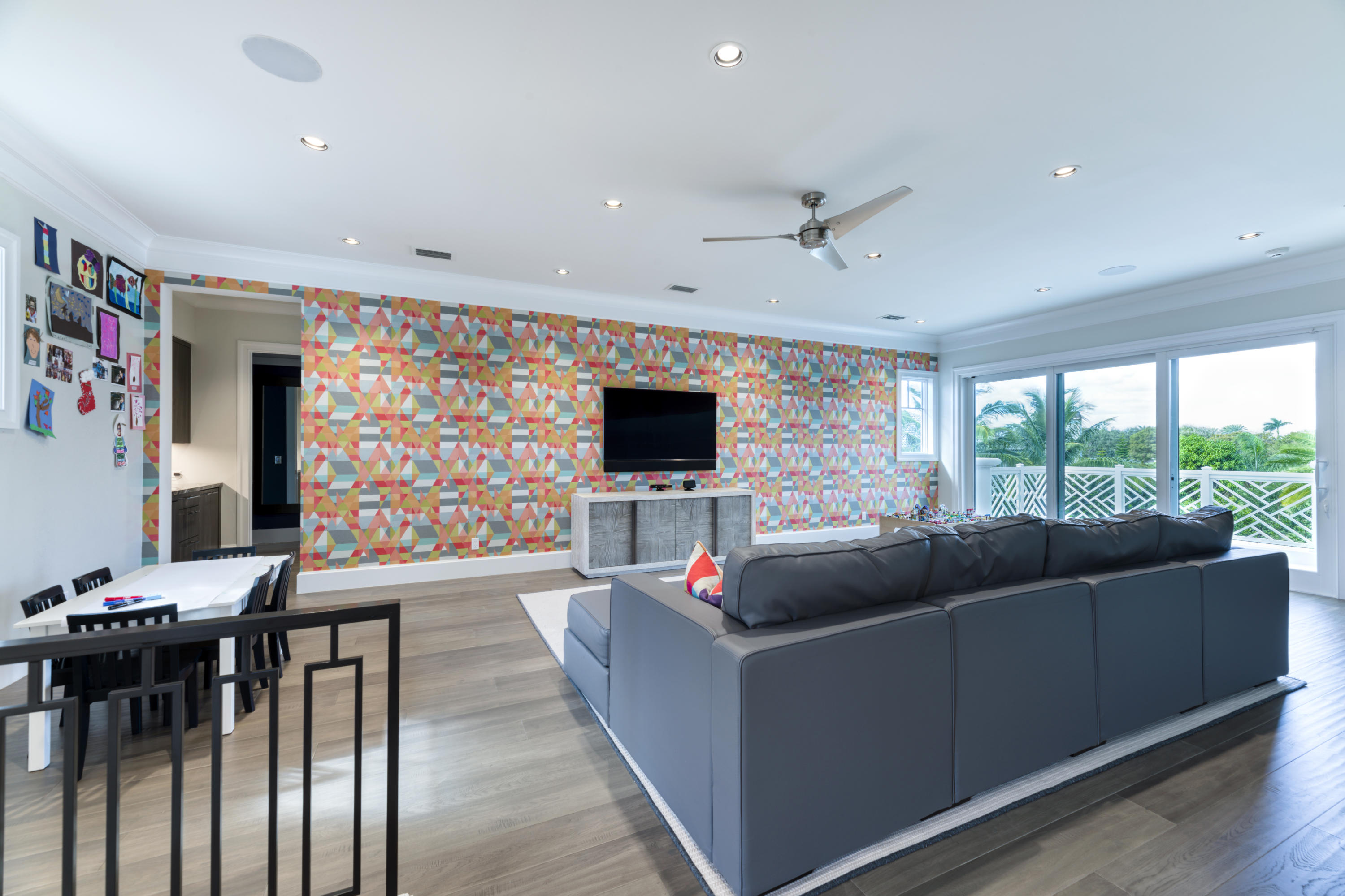 ADMIRALS COVE - Residential