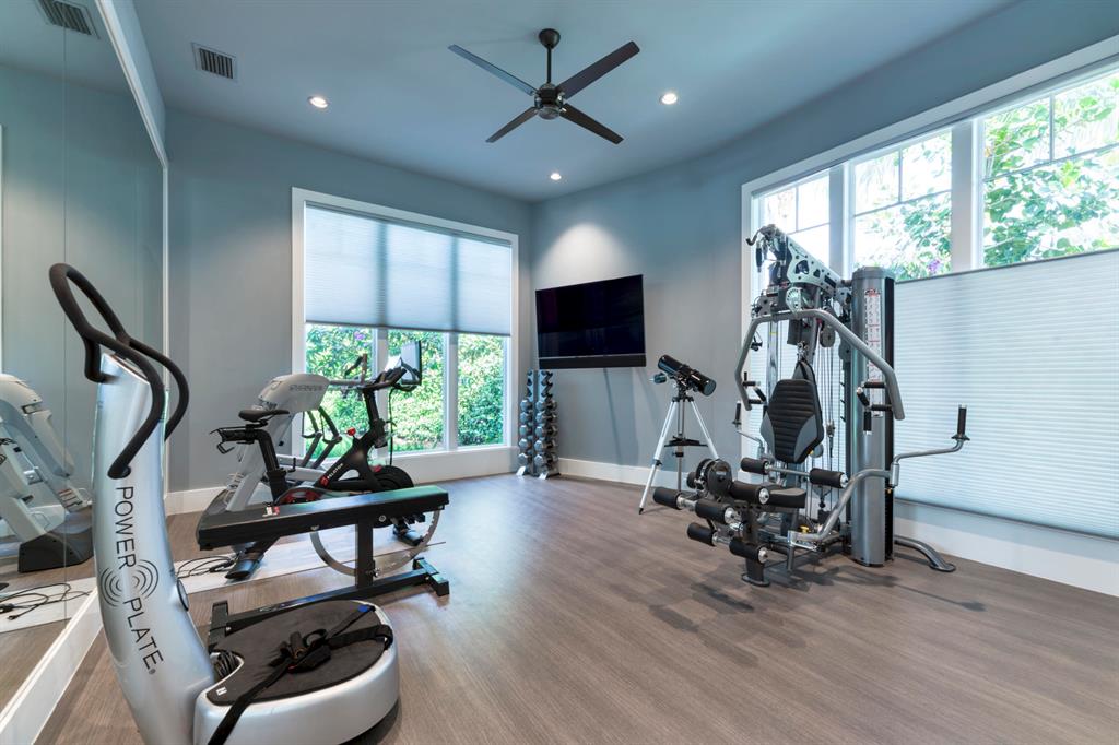 ADMIRALS COVE - Residential