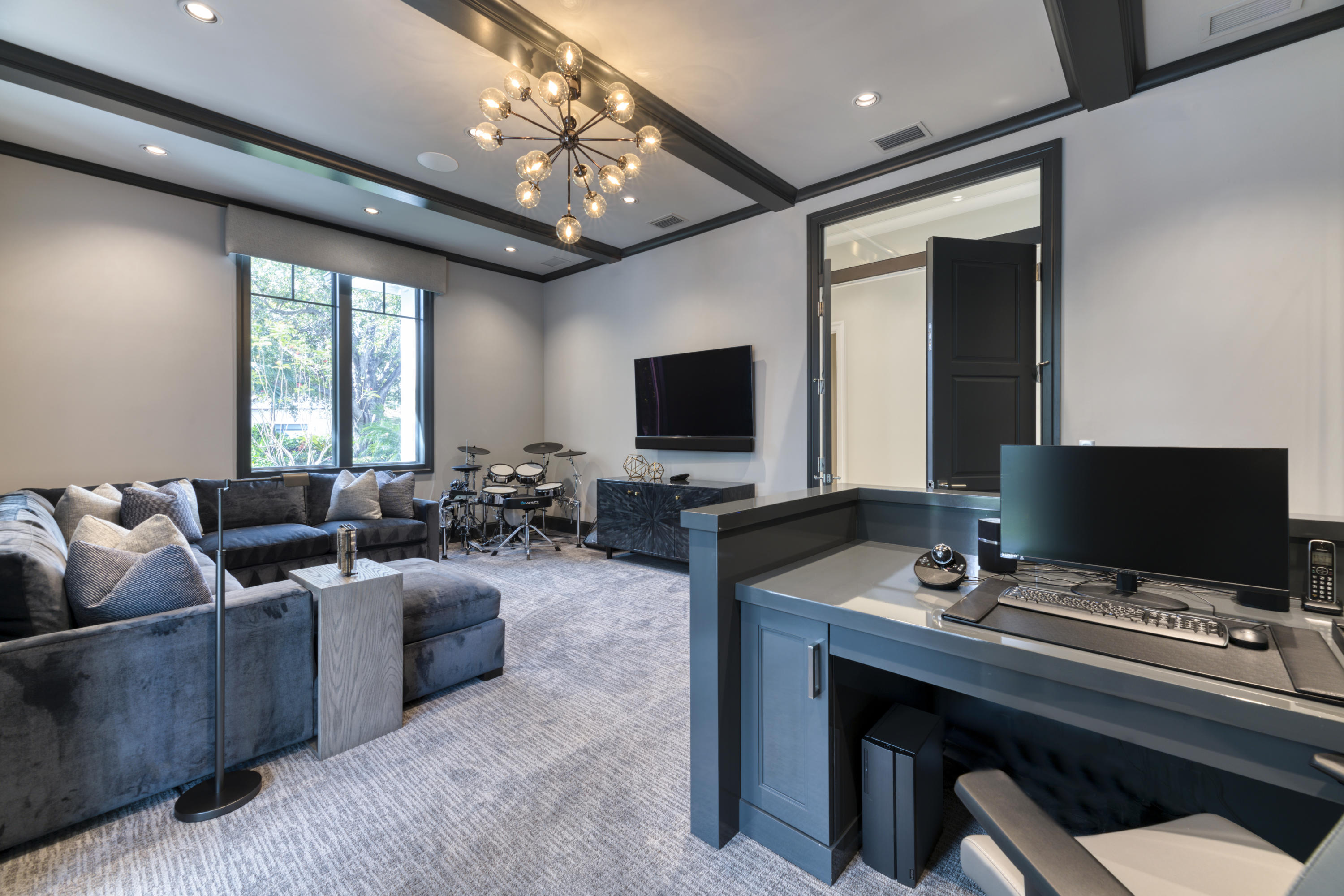 ADMIRALS COVE - Residential