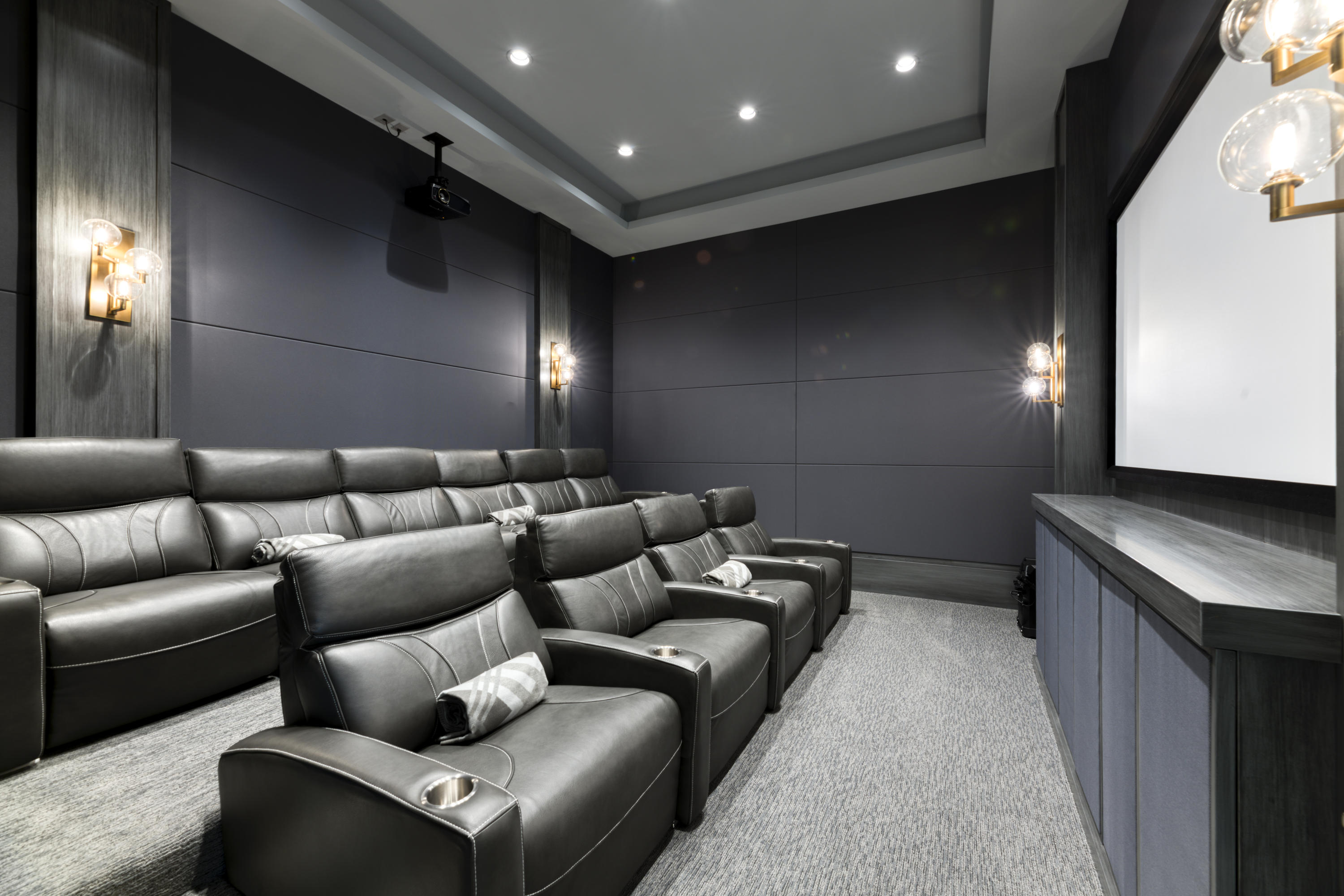 ADMIRALS COVE - Residential