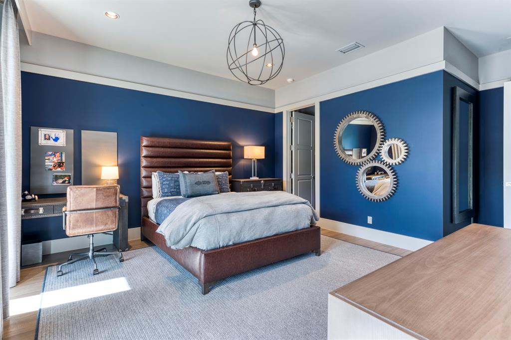 ADMIRALS COVE - Residential