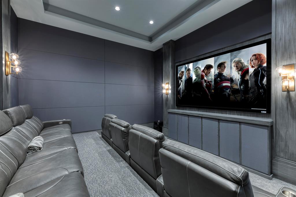 ADMIRALS COVE - Residential