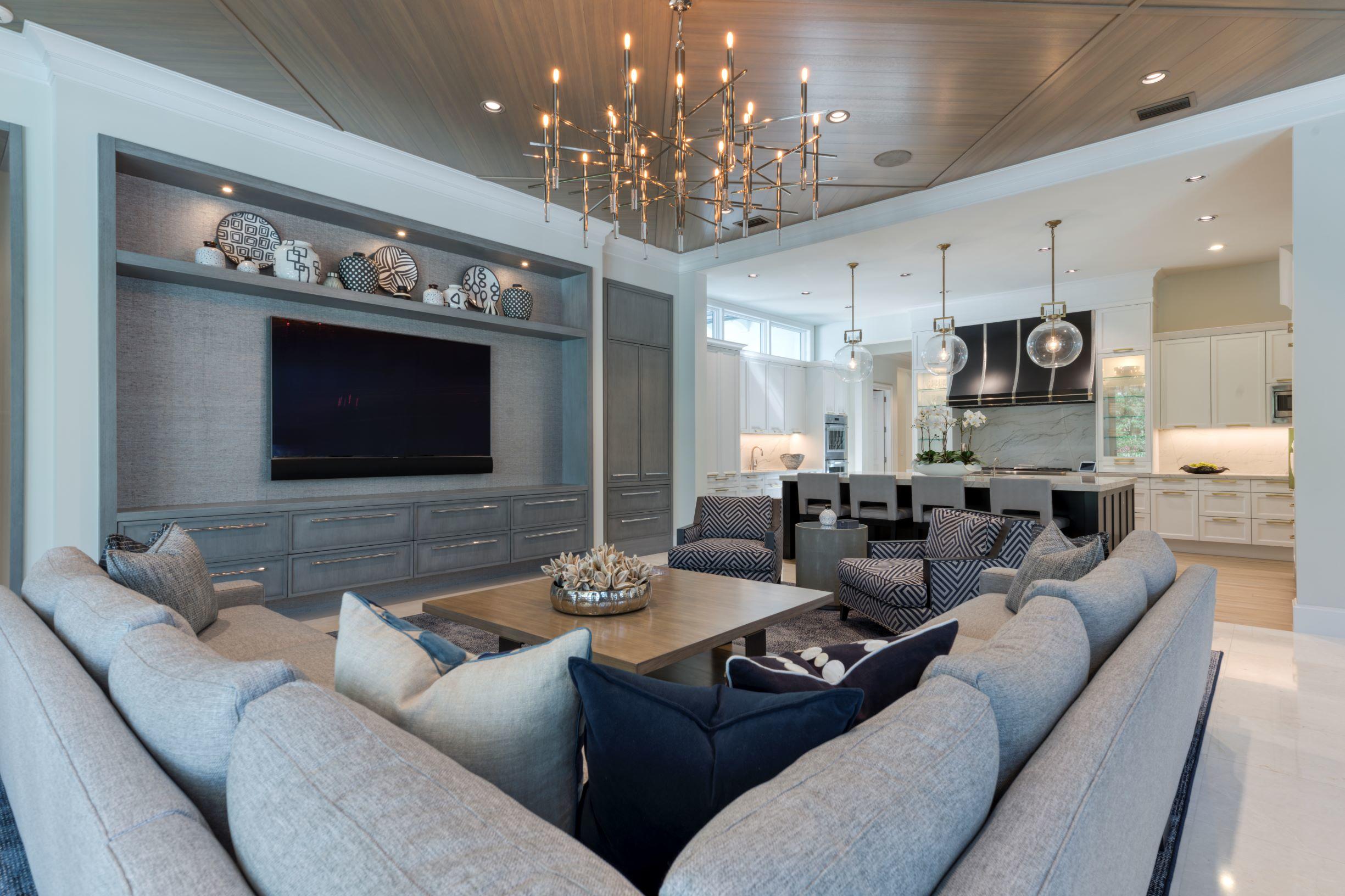 ADMIRALS COVE - Residential