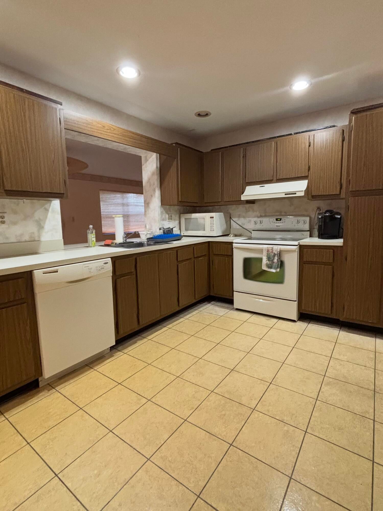 9521 NW 83rd Street