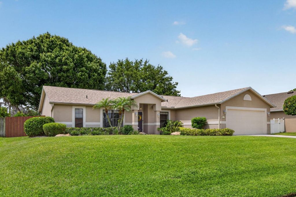 Photo of 6771 NW Abigail Avenue, Port Saint Lucie, FL 34983 (MLS # B26028441)