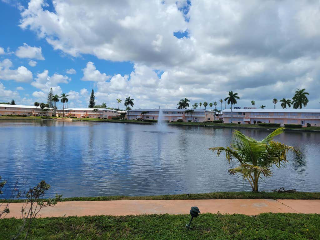 Photo of 1015 SW 11th Avenue #12k, Hallandale Beach, FL 33009 (MLS # B26040017)