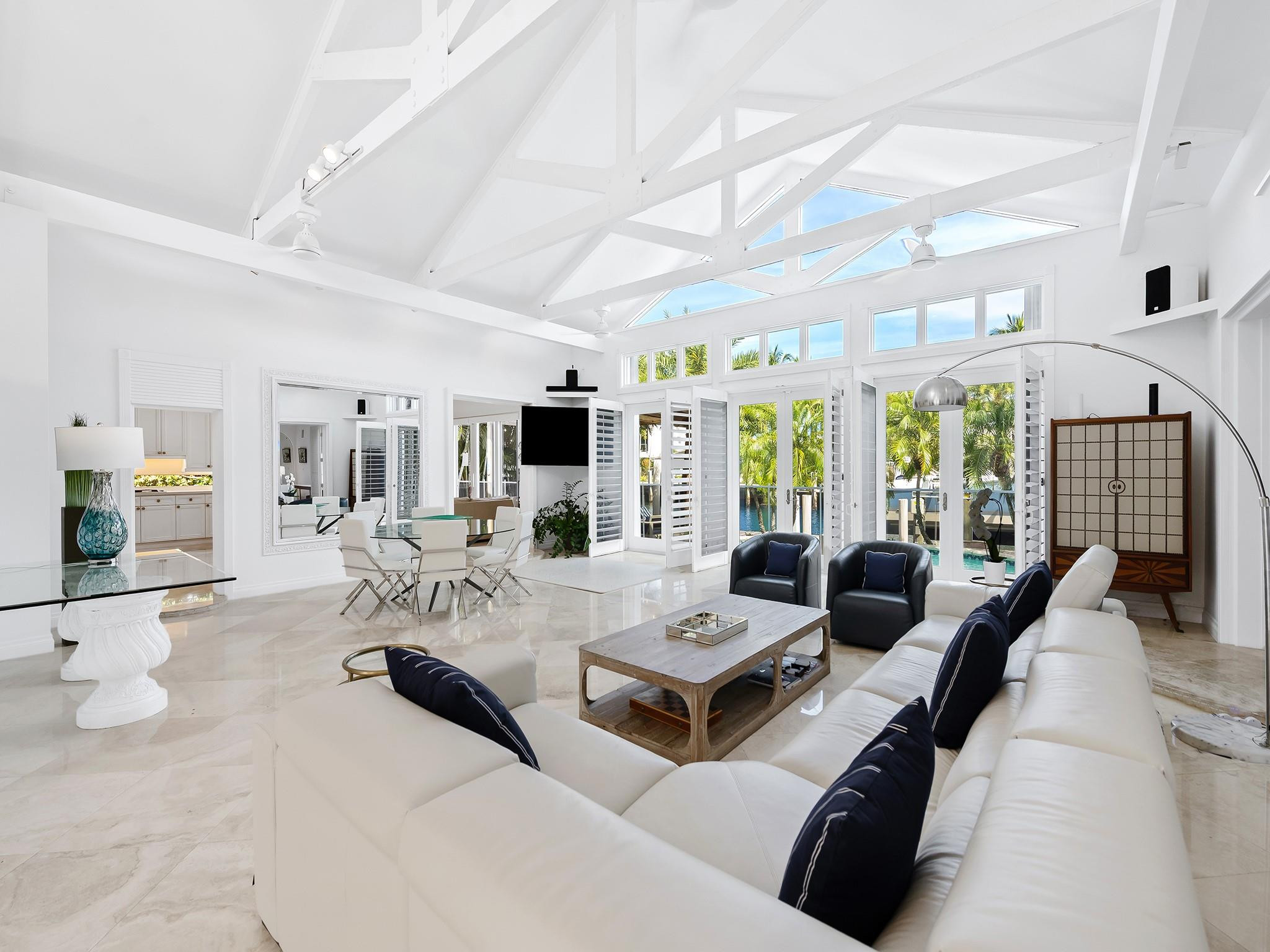 416 Isle Of Capri Drive