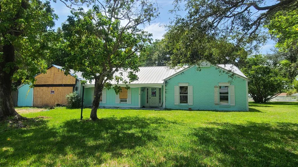 Photo of 3443 SE Narragansett Terrace, Stuart, FL 34997 (MLS # R10904104)