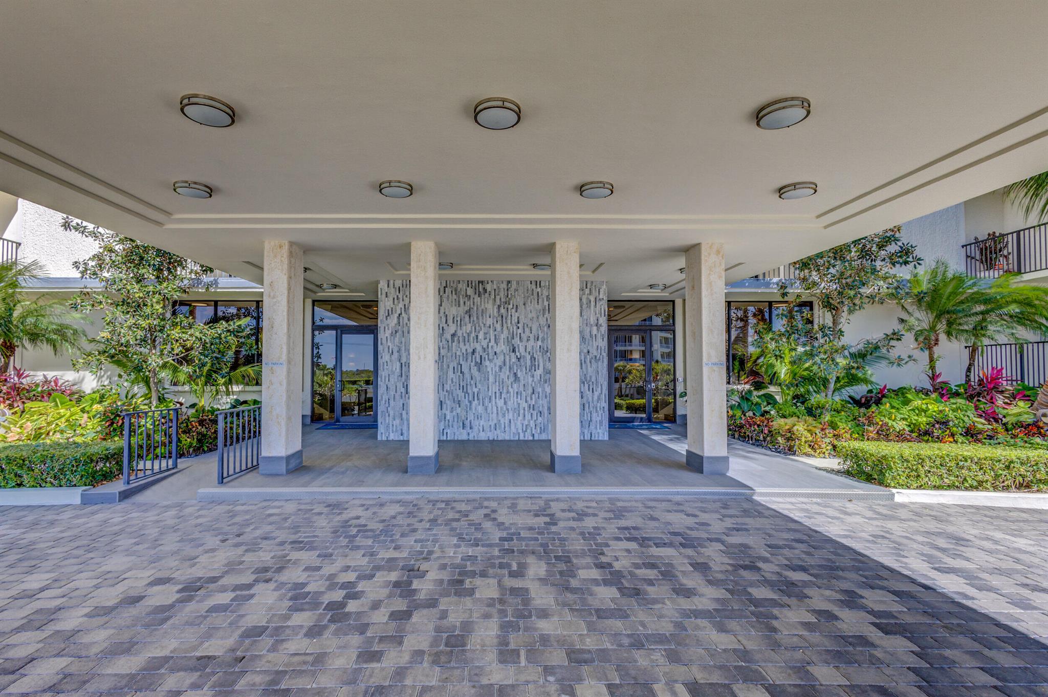 TEQUESTA TOWERS CONDO - Residential Lease