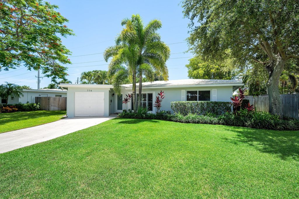 Photo of 774 SW 7th Street, Boca Raton, FL 33486 (MLS # B26047547)