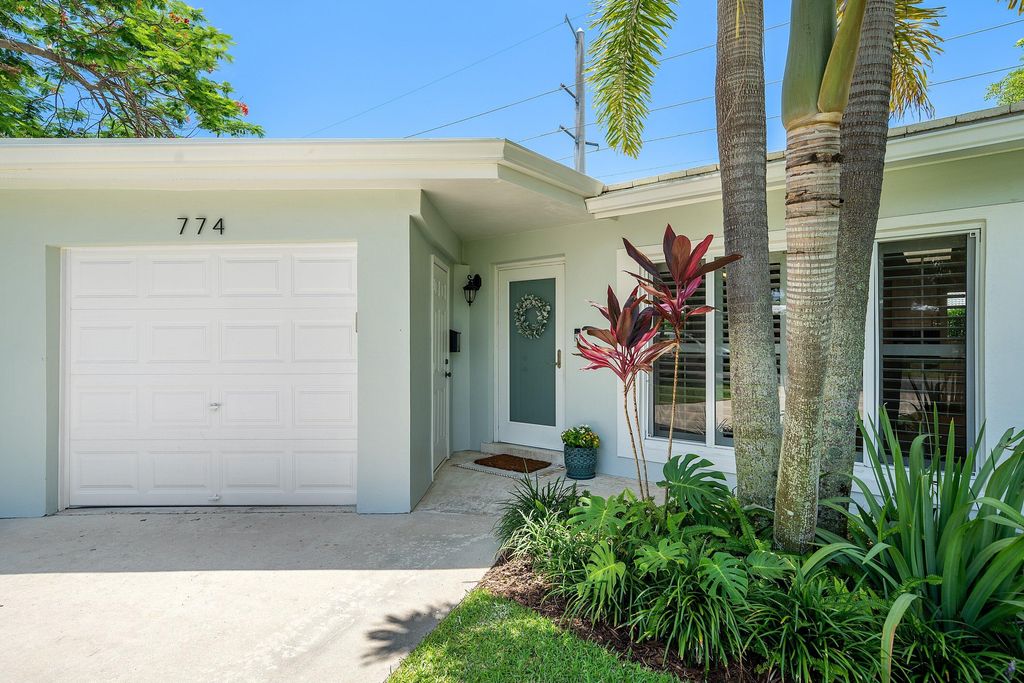 Photo of 774 SW 7th Street, Boca Raton, FL 33486 (MLS # B26047547)