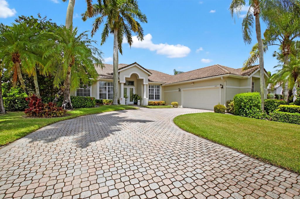 Photo of 8121 Desmond Drive, Boynton Beach, FL 33472 (MLS # R11113912)