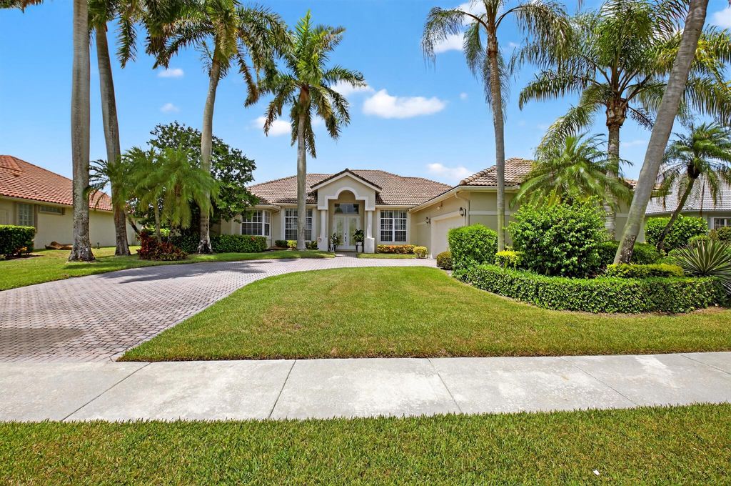Photo of 8121 Desmond Drive, Boynton Beach, FL 33472 (MLS # R11113912)