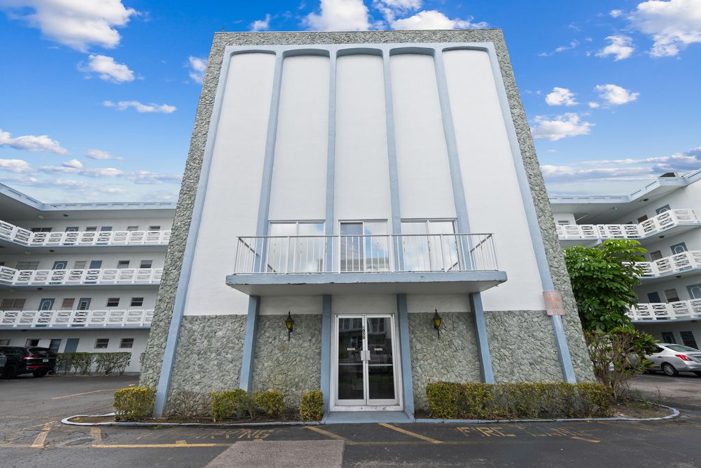 Photo of 4050 NW 42nd Avenue #215, Lauderdale Lakes, FL 33319 (MLS # B26011216)