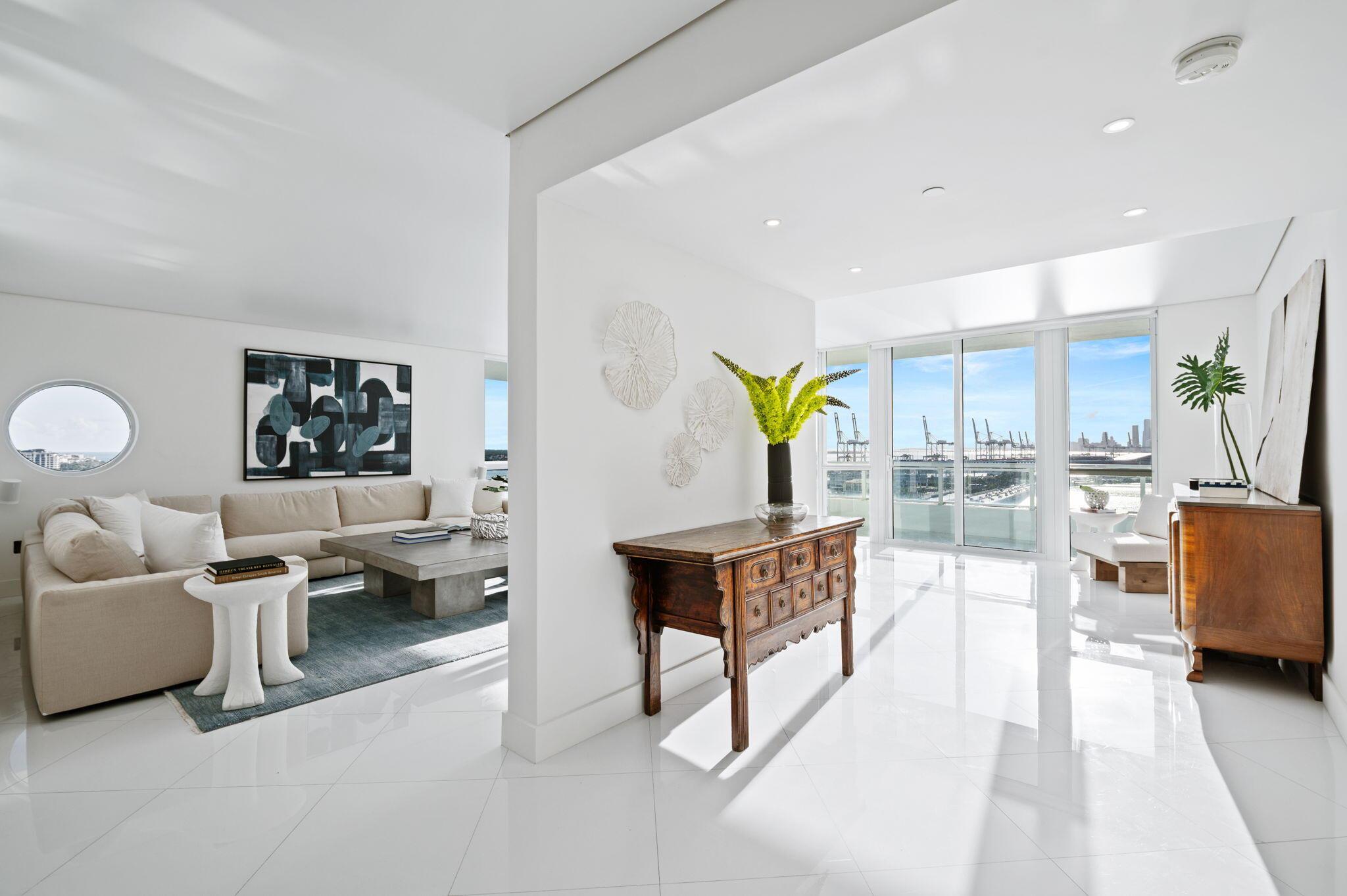THE BENTLEY BAY CONDO - Residential