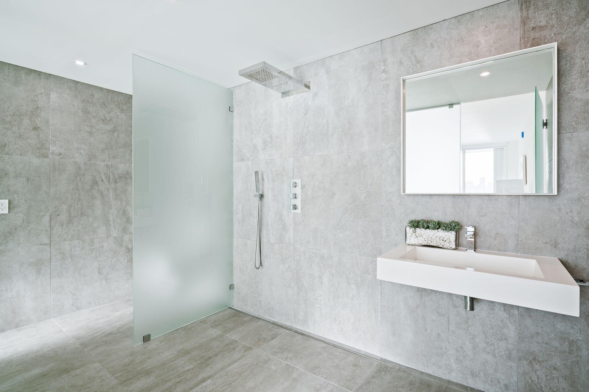 THE BENTLEY BAY CONDO - Residential