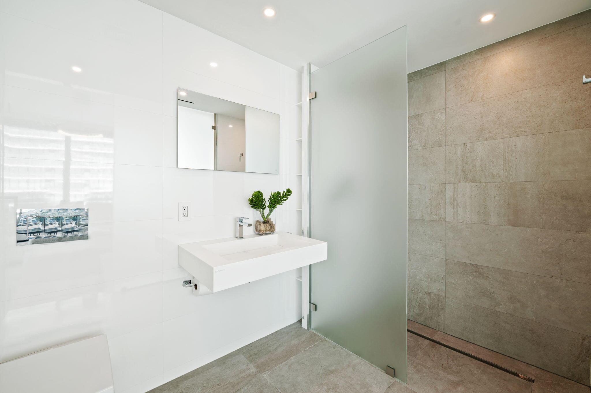 THE BENTLEY BAY CONDO - Residential