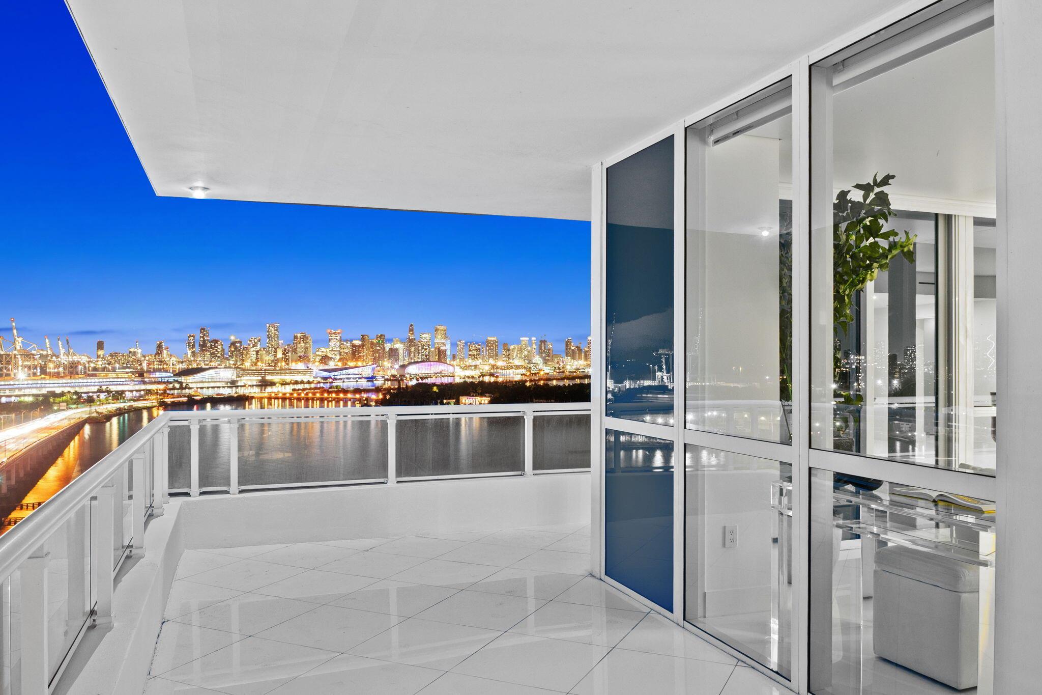 THE BENTLEY BAY CONDO - Residential