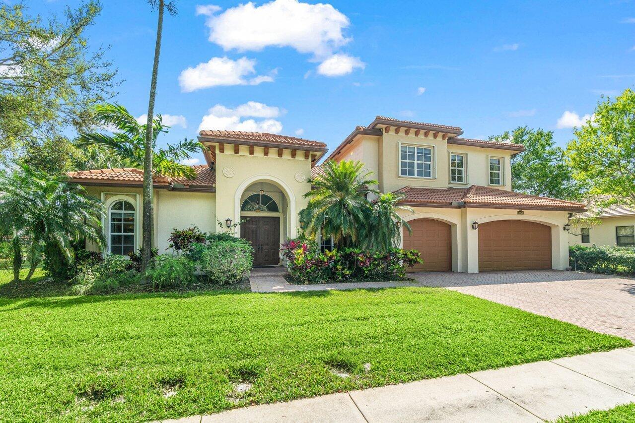 8068 Woodslanding Trail